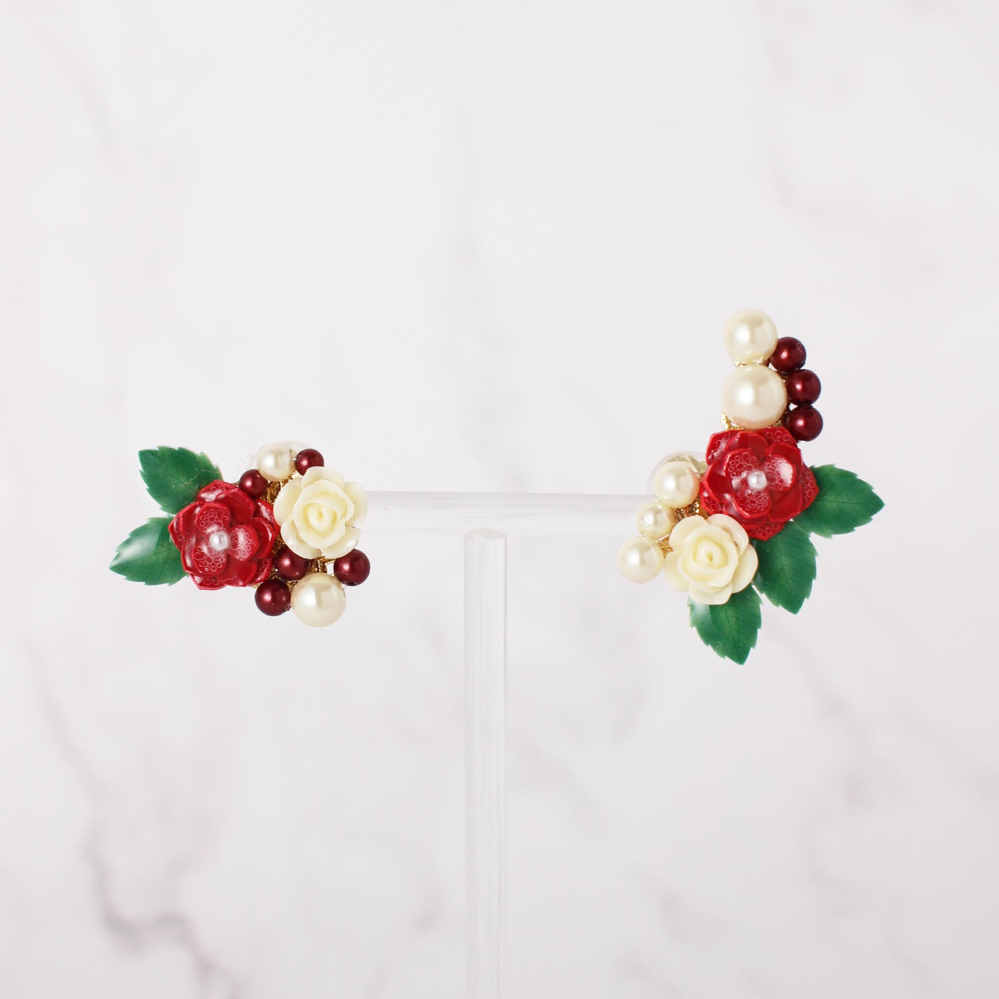 リンゴのレース柄のバラ アシンメトリー ピアス／イヤリング1枚目の画像