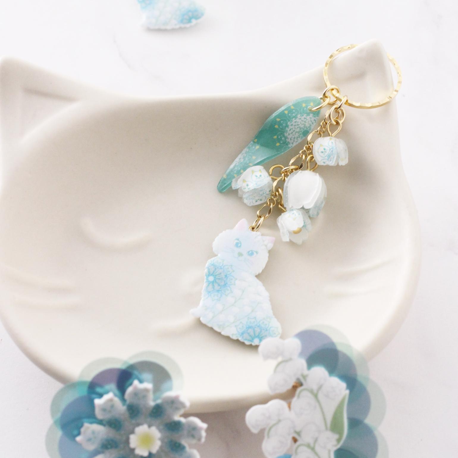 すずらん×ねこ 2wayアシンメトリーピアス／イヤリング｜揺れる鈴蘭と猫のトリックアートアクセサリー | 10枚目